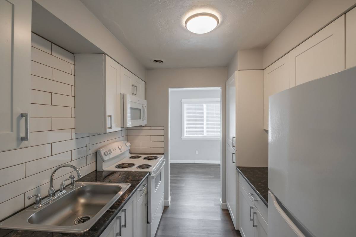 Apartment for rent at 205 6th Ave SE #13, Albany, OR 97321