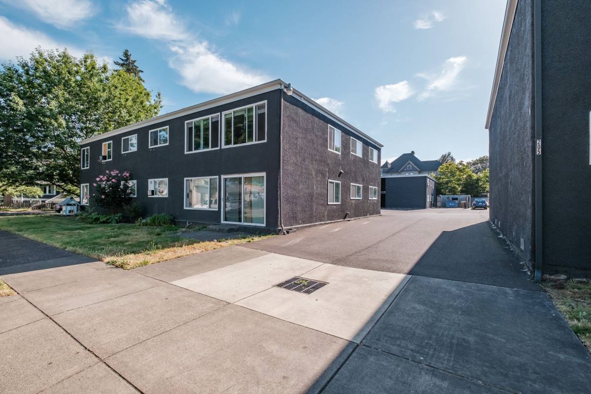 Apartment for rent at 205 6th Ave SE #13, Albany, OR 97321