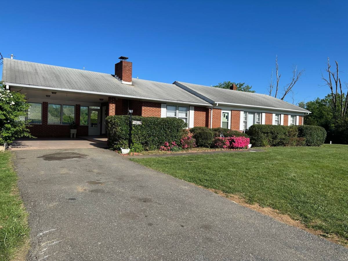 3564 Wards Rd, Altavista, VA 24517 - House for Rent - Image 2