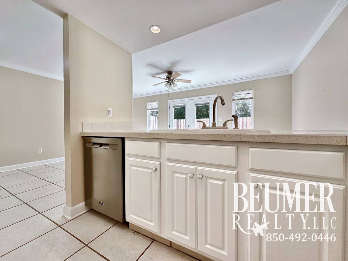 Townhouse for rent at 5292 Balfour Place, Pensacola, FL 32507