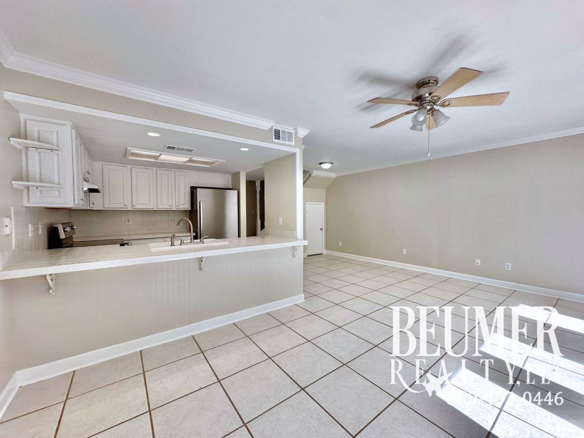 Townhouse for rent at 5292 Balfour Place, Pensacola, FL 32507