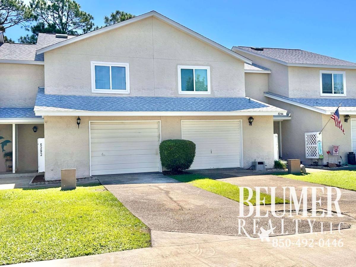 Townhouse for rent at 5292 Balfour Place, Pensacola, FL 32507