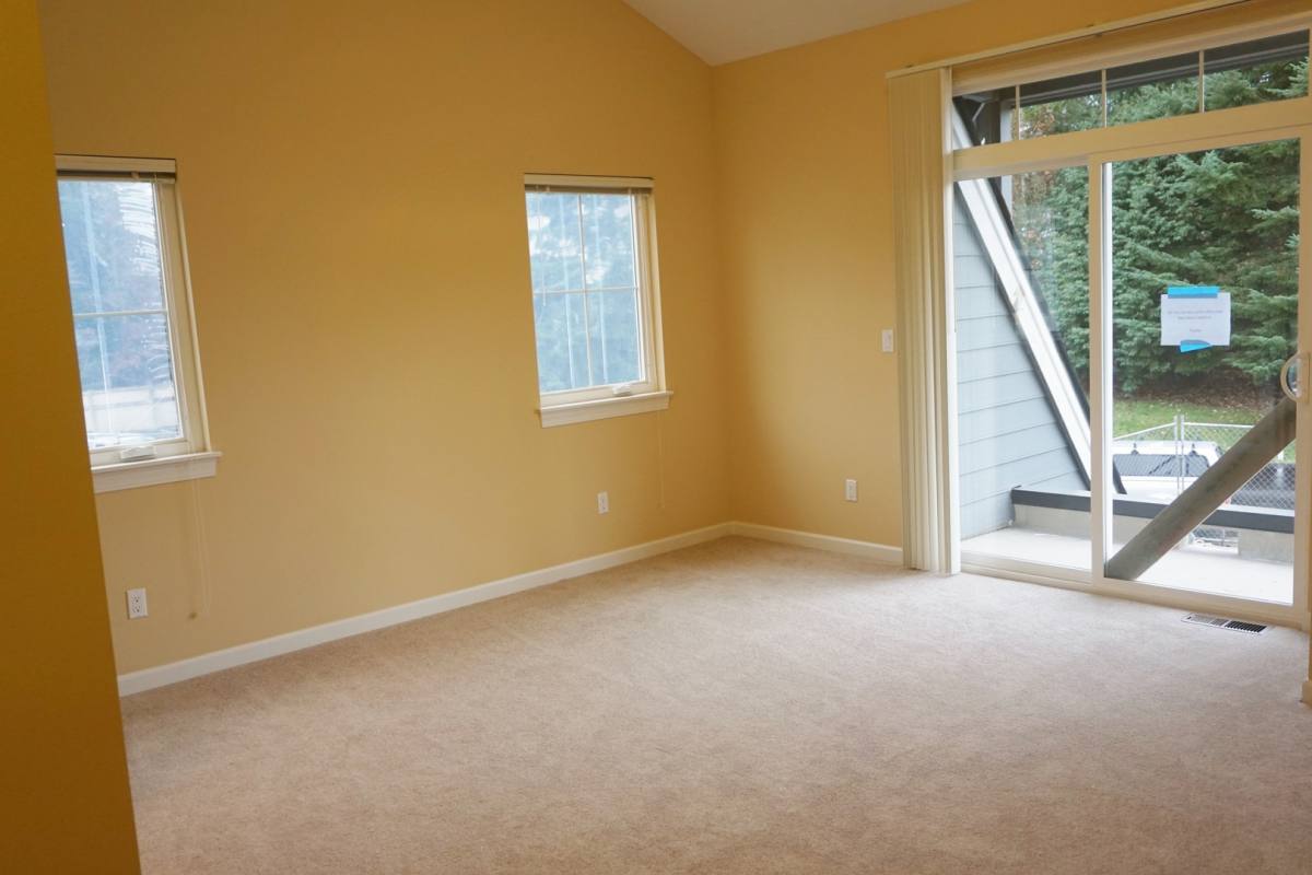 Townhouse for rent at 12224 NE 8th St, Bellevue, WA 98005