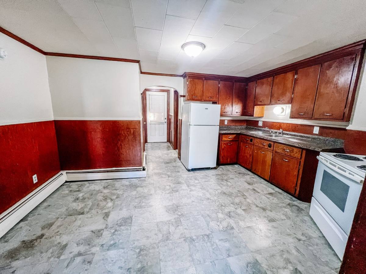Apartment for rent at 41 Washington St, Augusta, ME 04330