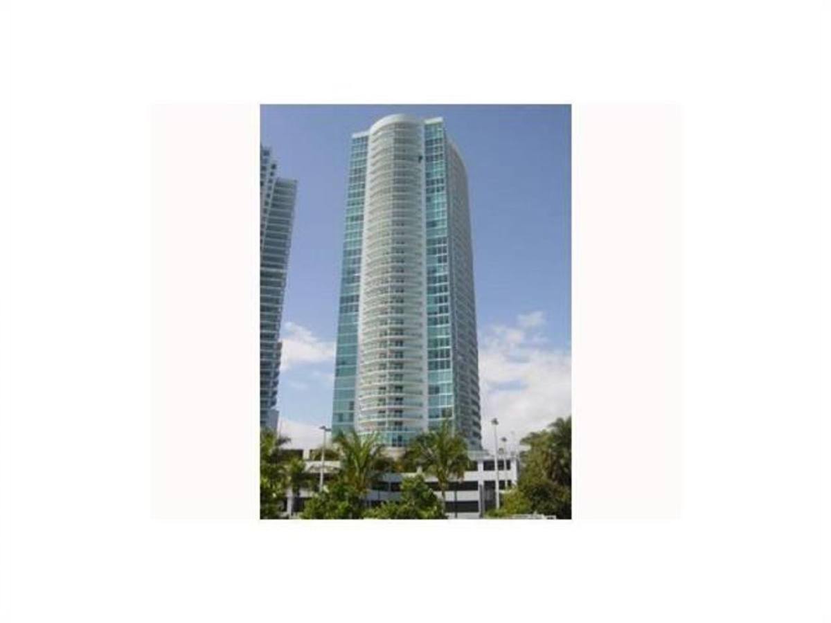 Apartment for rent at 2101 Brickell Ave, Miami, FL 33129