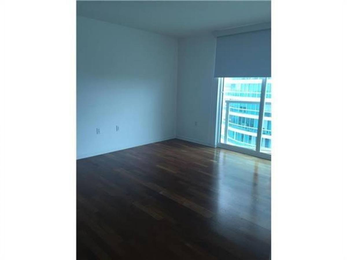 Apartment for rent at 2101 Brickell Ave, Miami, FL 33129