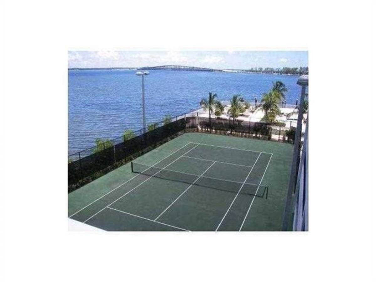 Apartment for rent at 2101 Brickell Ave, Miami, FL 33129
