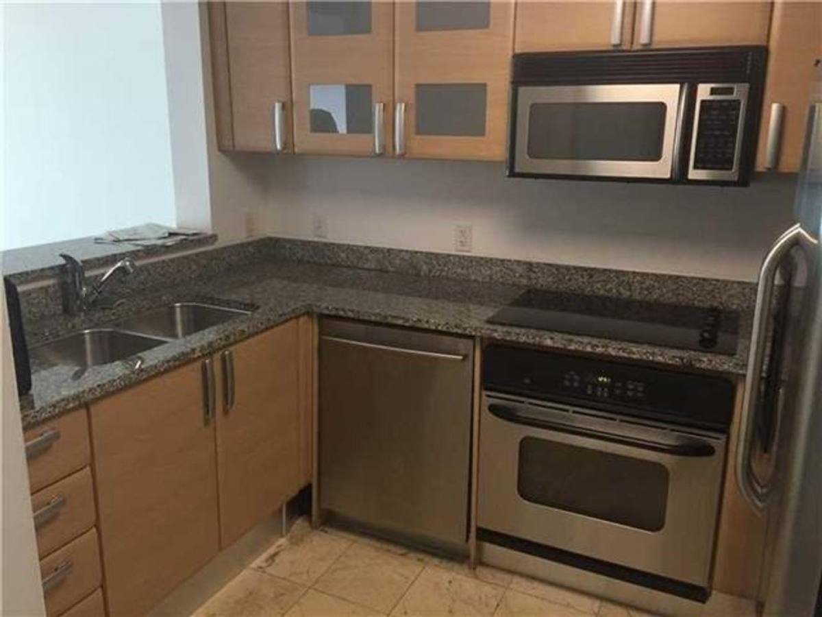 Apartment for rent at 2101 Brickell Ave, Miami, FL 33129