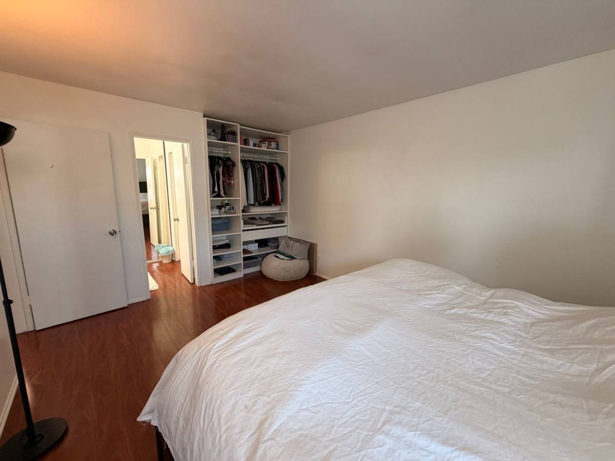 Apartment for rent at 3624 Westwood Blvd, Los Angeles, CA 90034