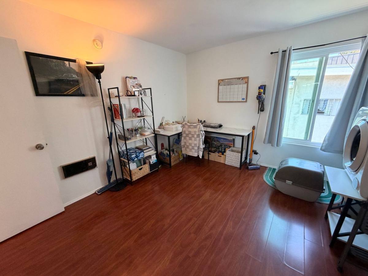 Apartment for rent at 3624 Westwood Blvd, Los Angeles, CA 90034