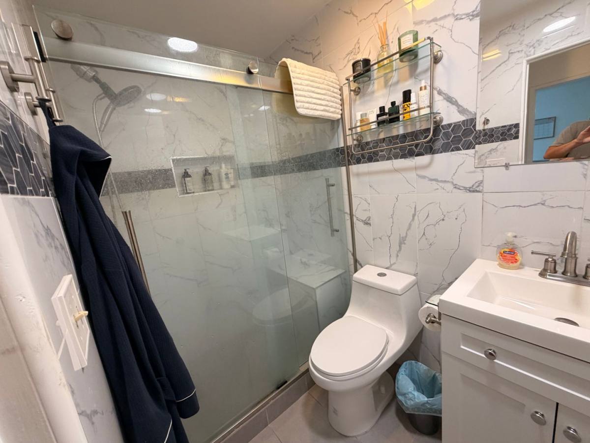 Apartment for rent at 3624 Westwood Blvd, Los Angeles, CA 90034