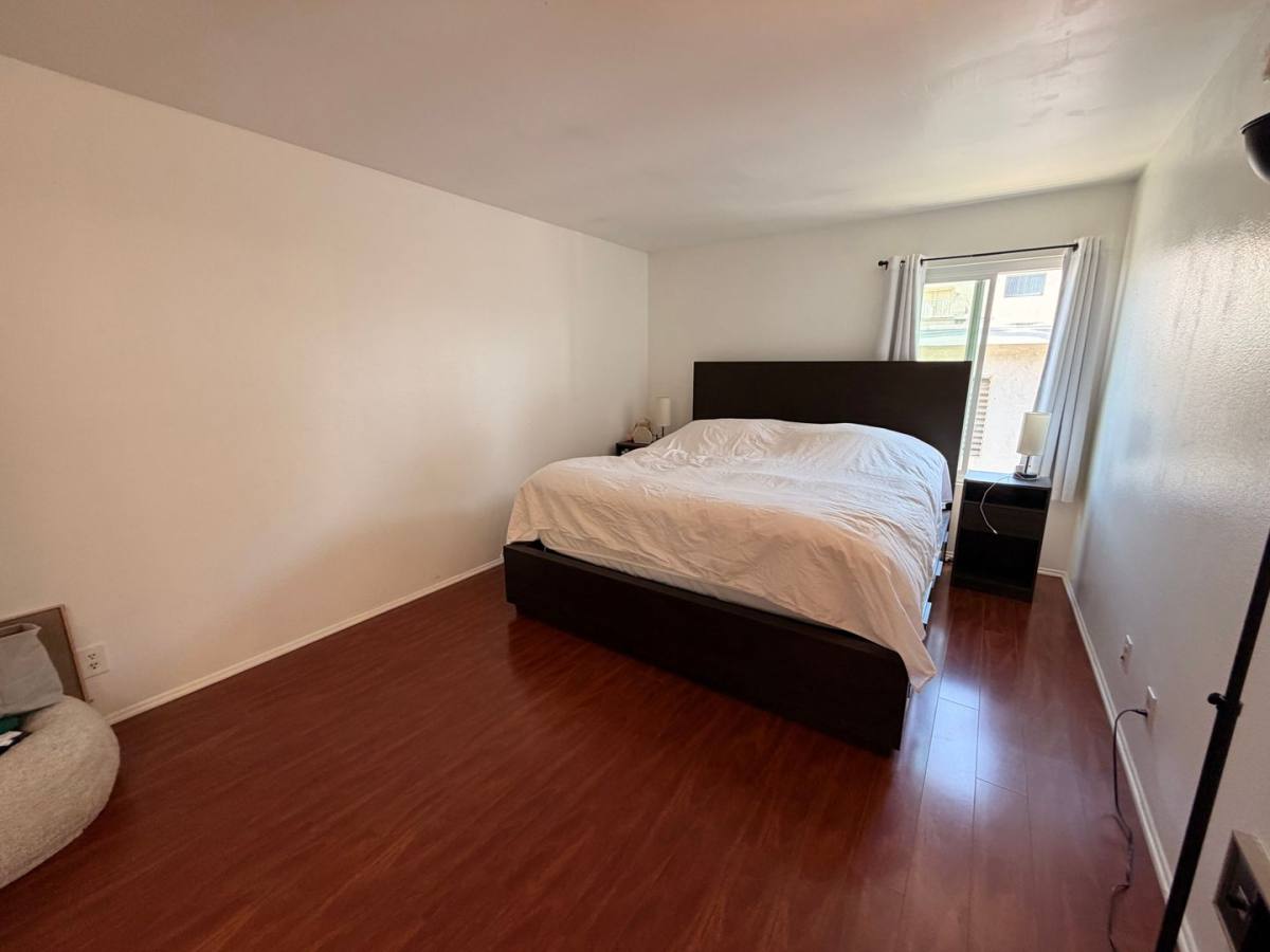 Apartment for rent at 3624 Westwood Blvd, Los Angeles, CA 90034