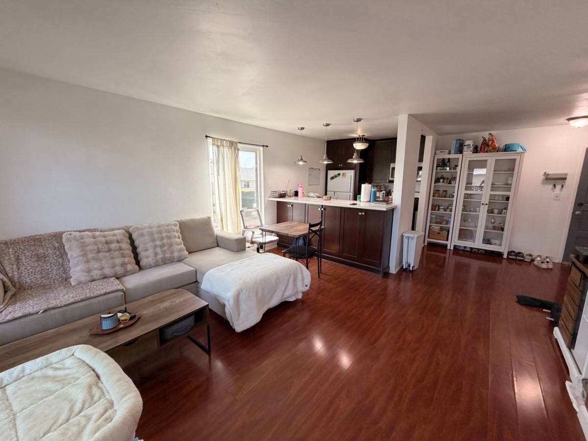 Apartment for rent at 3624 Westwood Blvd, Los Angeles, CA 90034