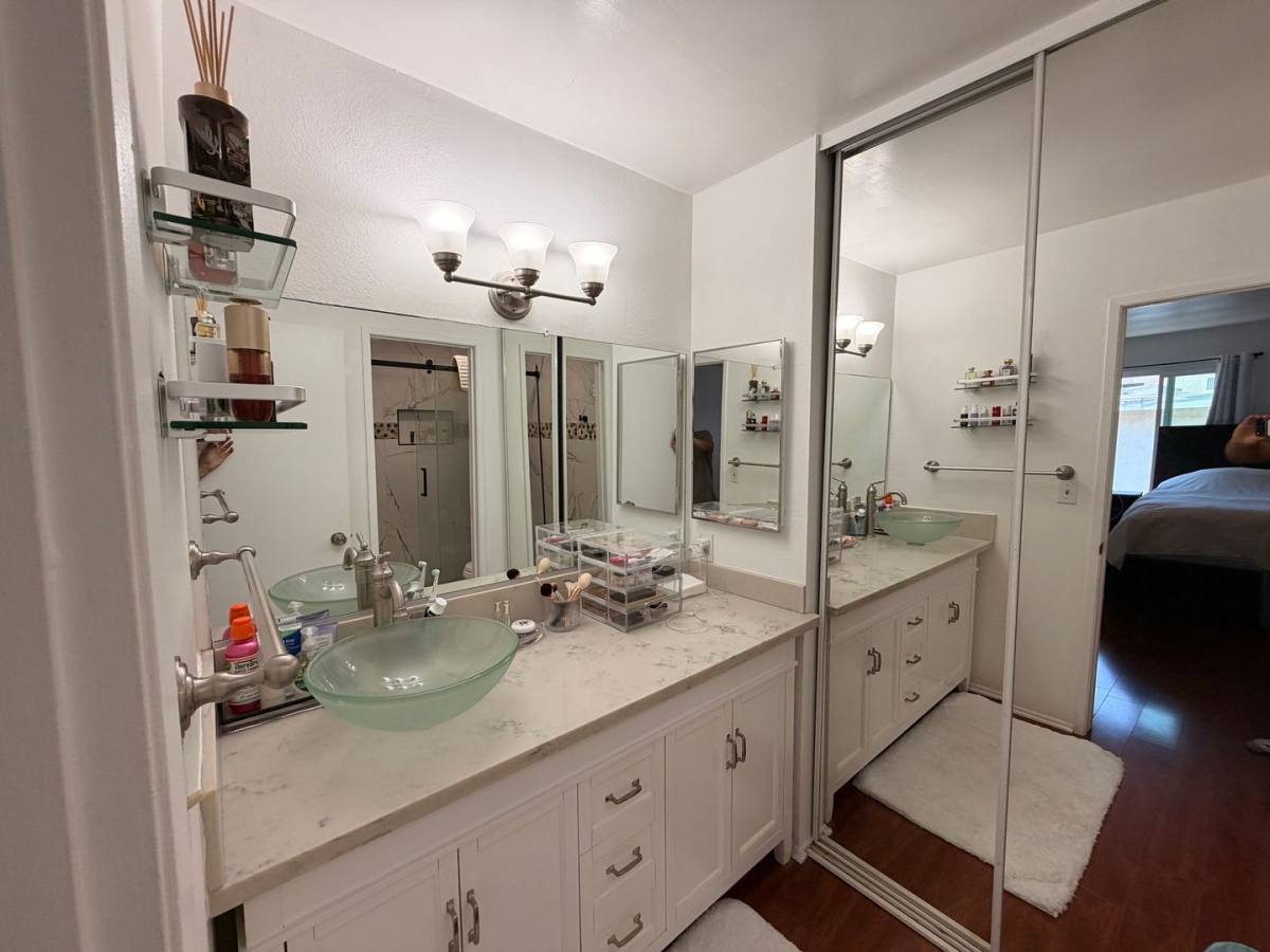 Apartment for rent at 3624 Westwood Blvd, Los Angeles, CA 90034