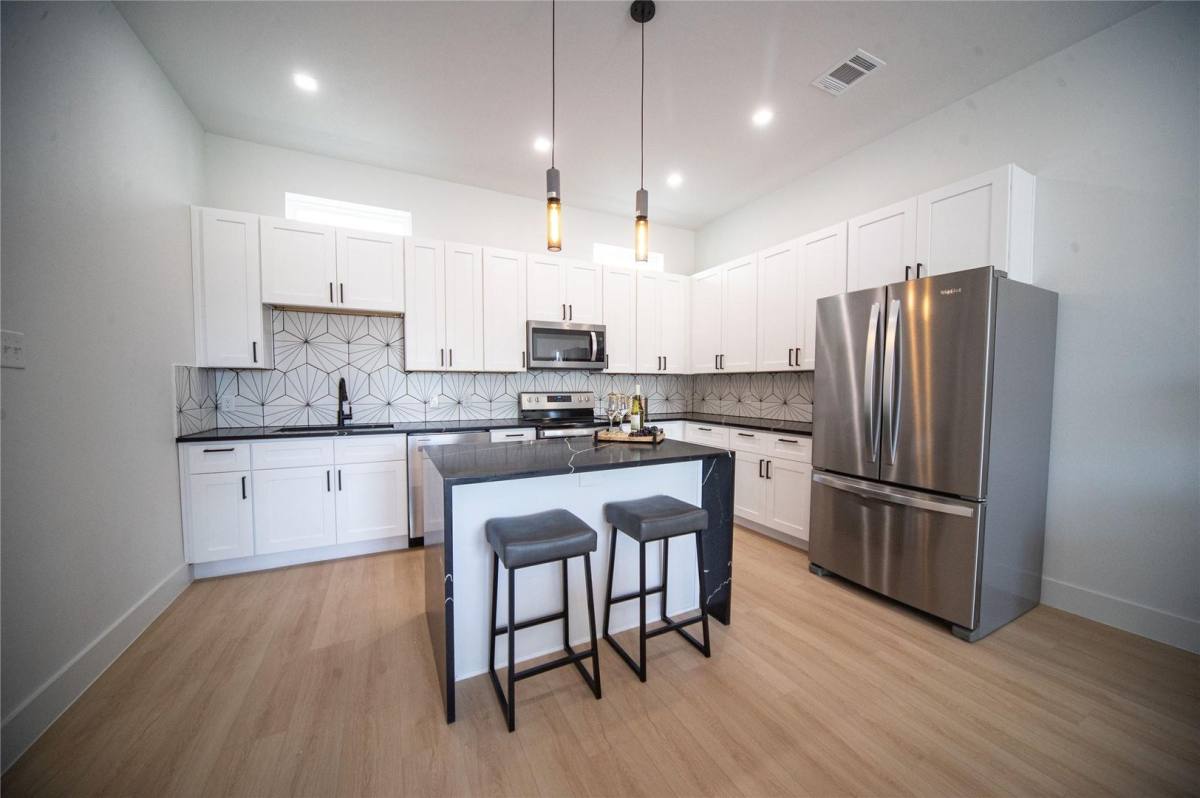 Apartment for rent at 236 Urbane Crest Dr, Fort Worth, TX 76107