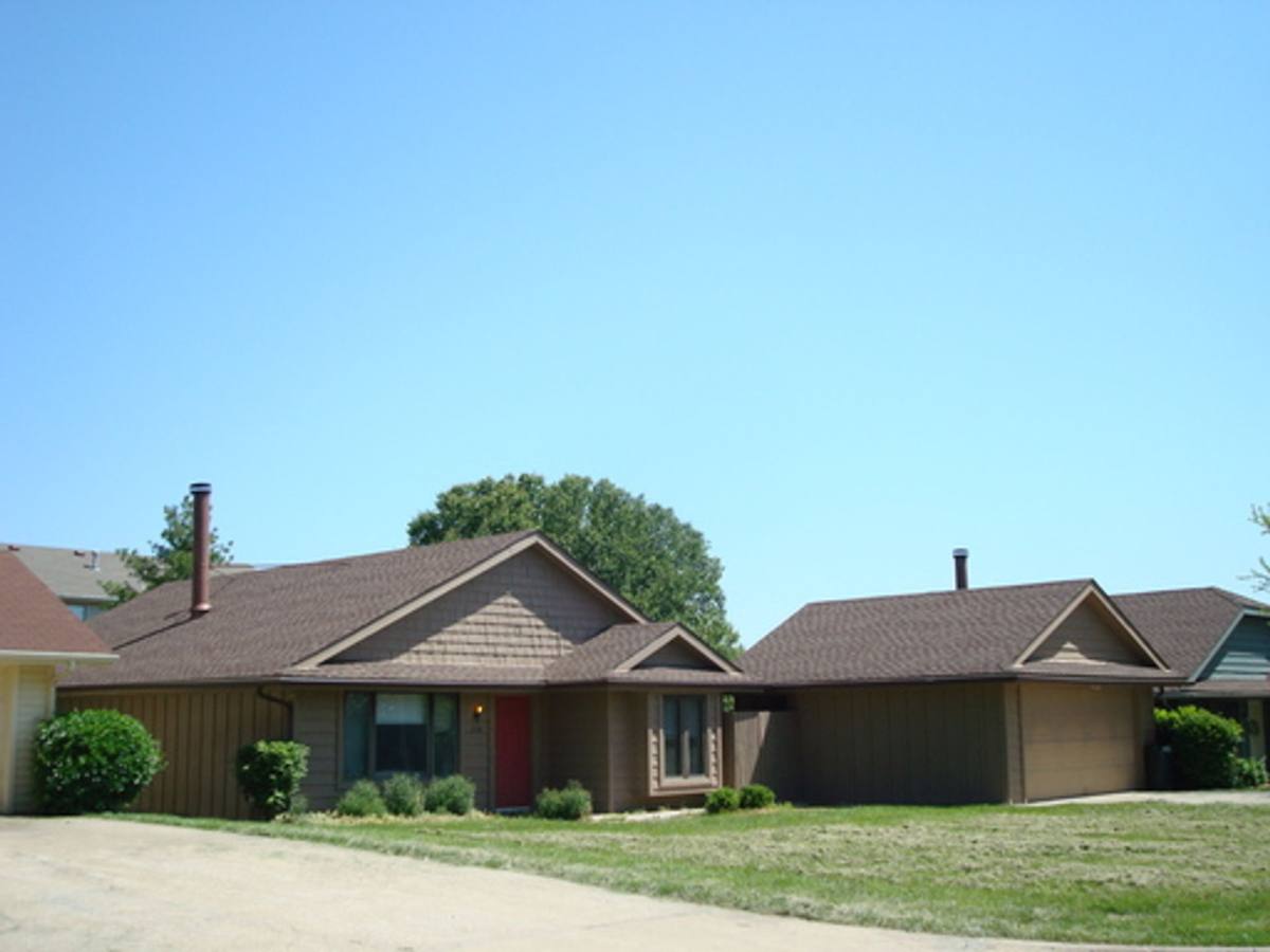 Apartment for rent at 3708-3812 W 24th St, Lawrence, KS 66047