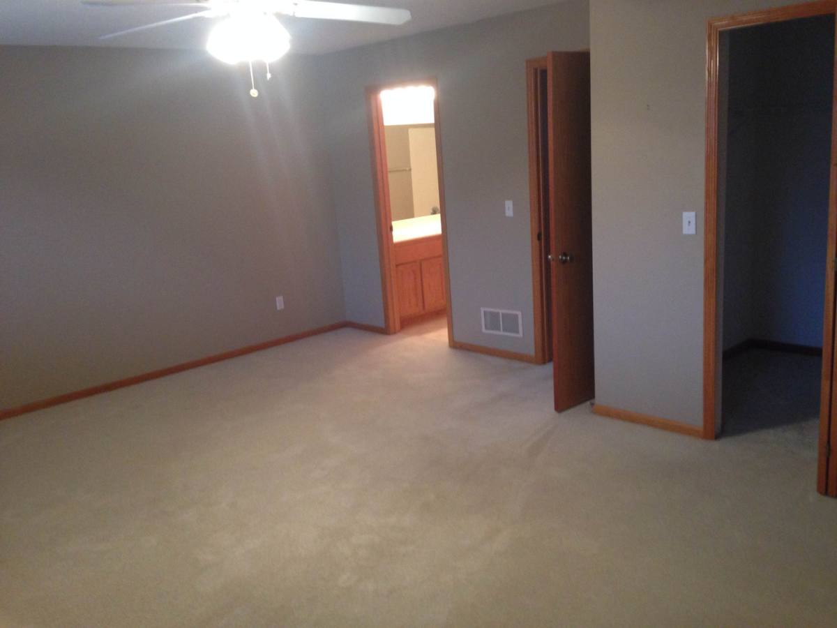 Townhouse for rent at 322 Creekside Dr, Buffalo, MN 55313