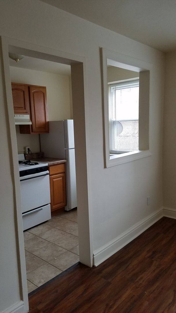 Apartment for rent at 640 Southcrest Dr, Pittsburgh, PA 15226