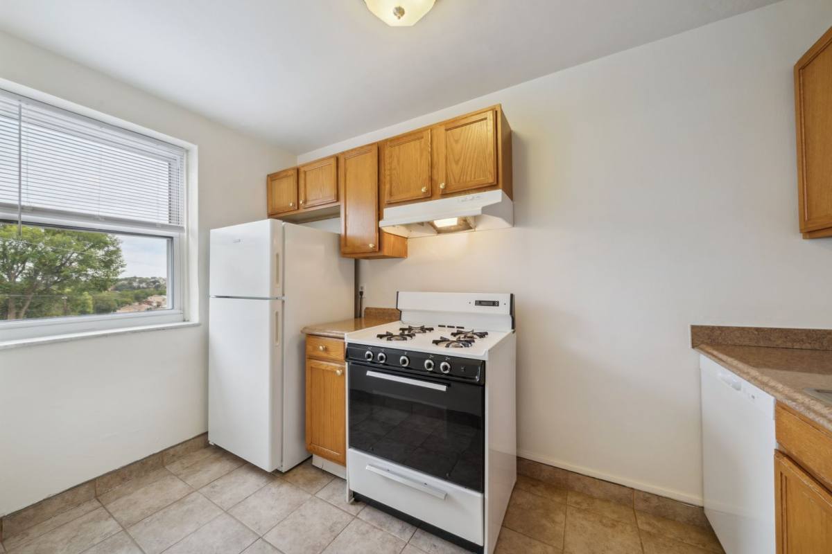 Apartment for rent at 640 Southcrest Dr, Pittsburgh, PA 15226