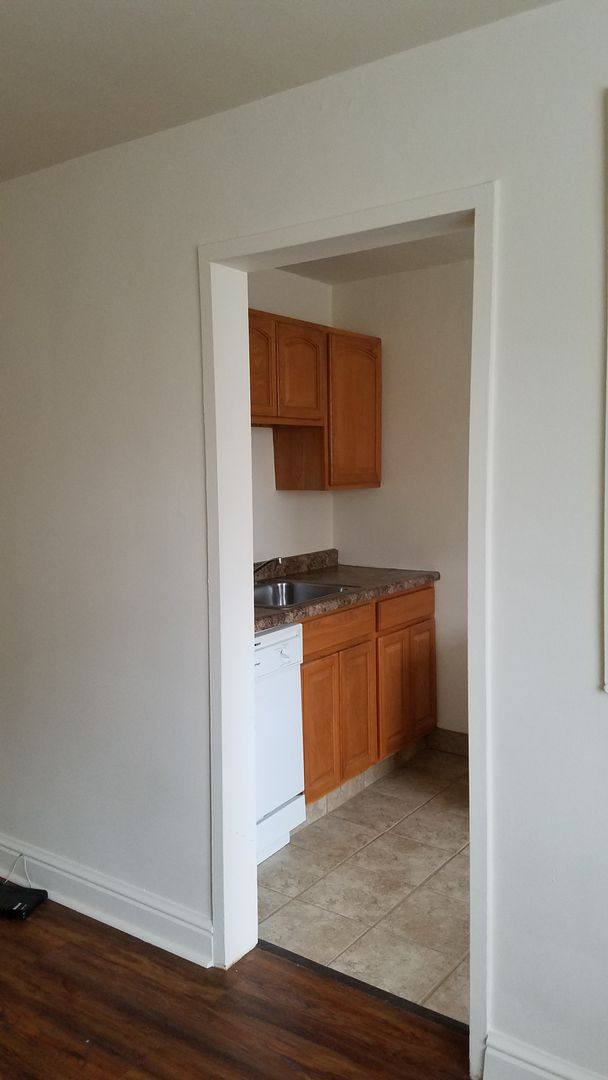 Apartment for rent at 640 Southcrest Dr, Pittsburgh, PA 15226