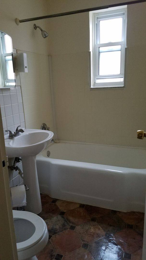 Apartment for rent at 640 Southcrest Dr, Pittsburgh, PA 15226
