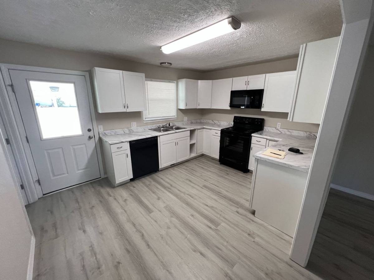 Apartment for rent at 435-437 N George Ave, Republic, MO 65738