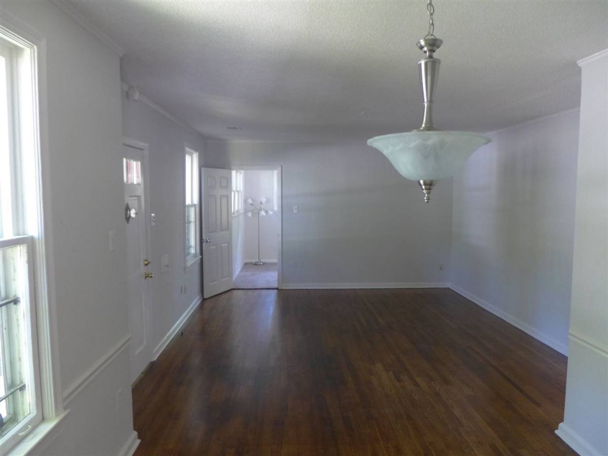 Apartment for rent at 699 Shotwell St, Memphis, TN 38111