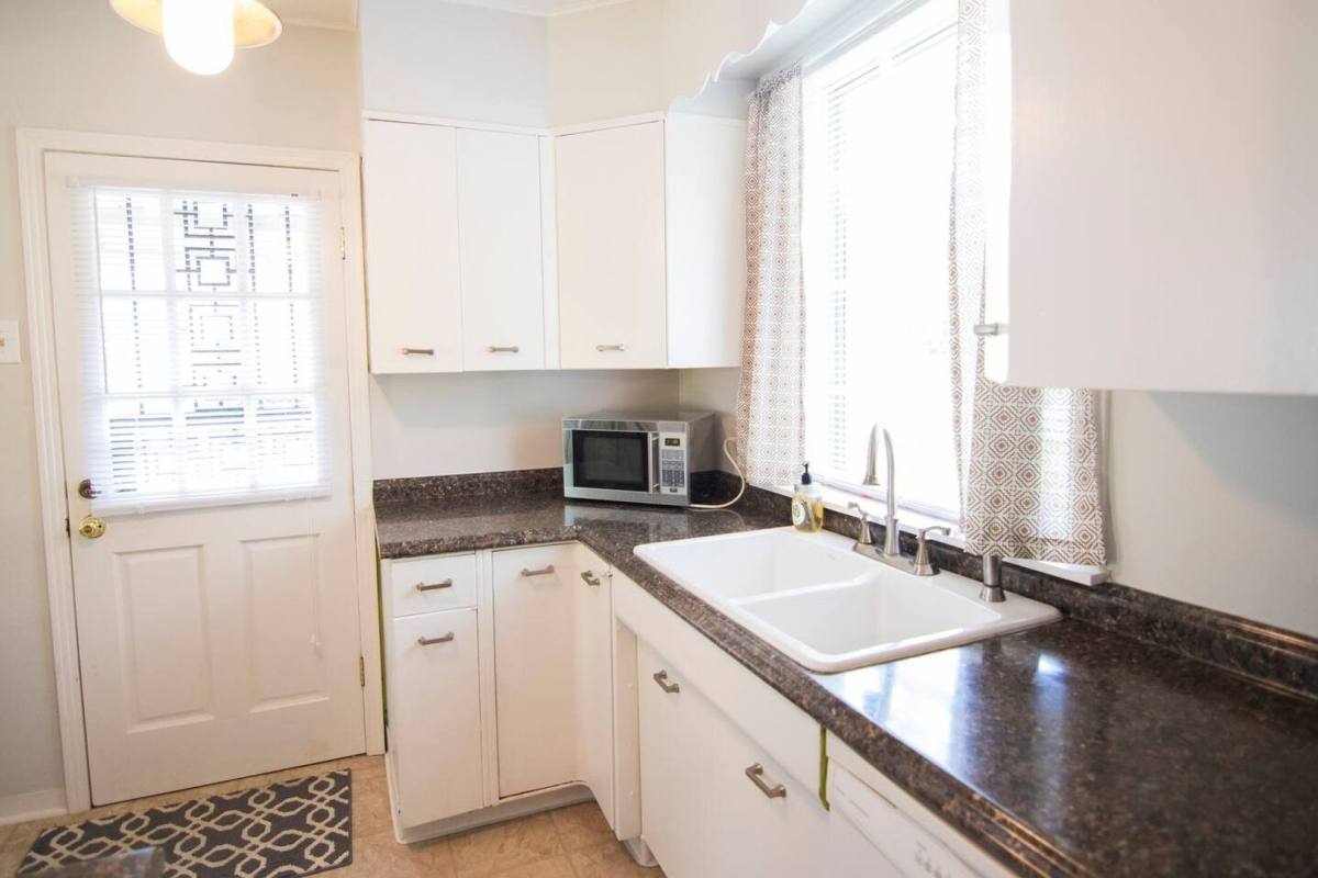 Apartment for rent at 699 Shotwell St, Memphis, TN 38111