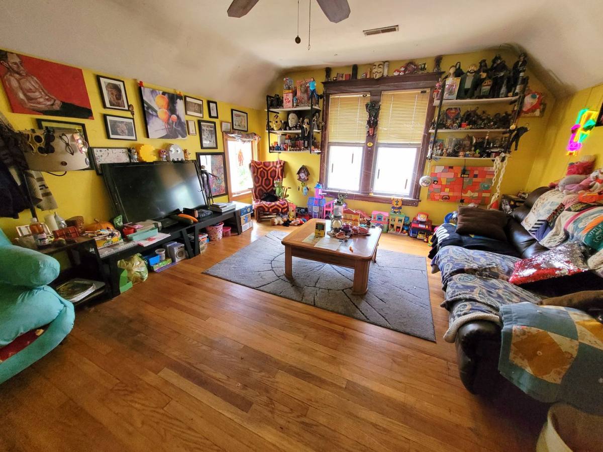 Apartment for rent at 1412 Market St, La Crosse, WI 54601