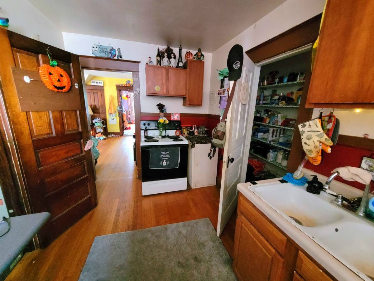 Apartment for rent at 1412 Market St, La Crosse, WI 54601