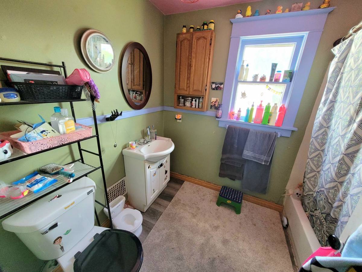 Apartment for rent at 1412 Market St, La Crosse, WI 54601