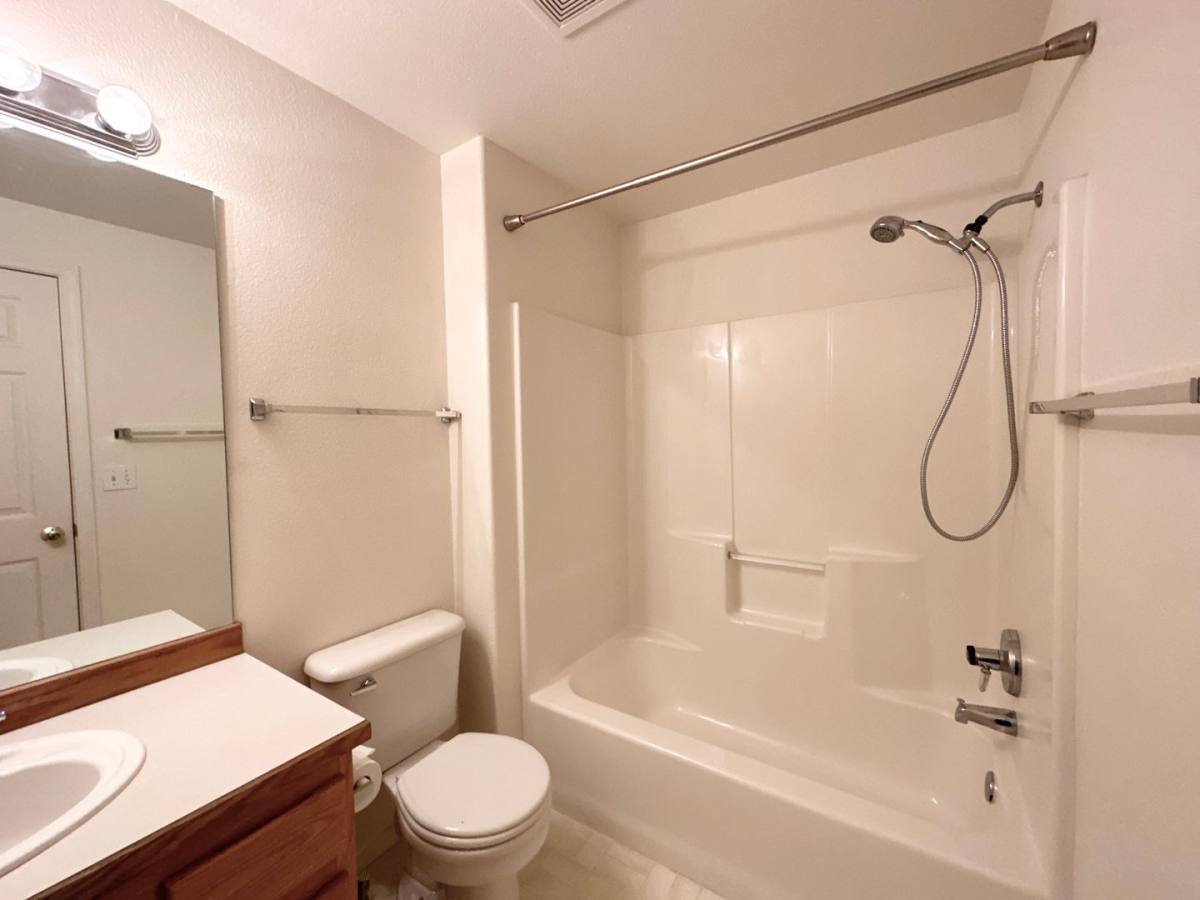 House for rent at 940 NW Oak Lane, Redmond, OR 97756
