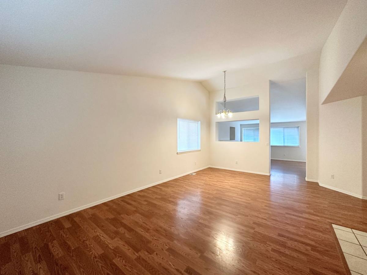 House for rent at 940 NW Oak Lane, Redmond, OR 97756