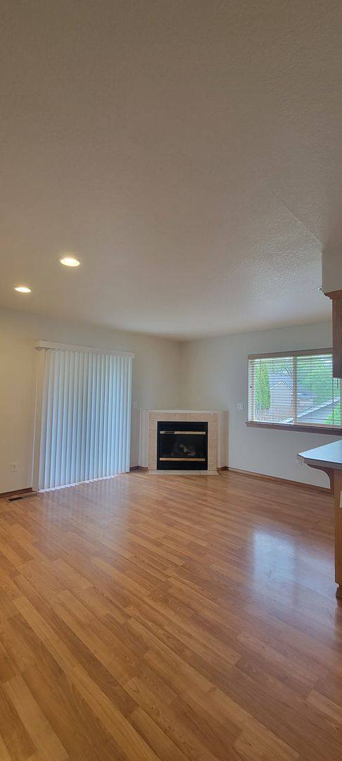 House for rent at 3267 NE Grandhaven Dr, McMinnville, OR 97128