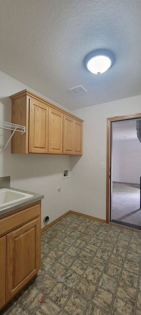 House for rent at 3267 NE Grandhaven Dr, McMinnville, OR 97128