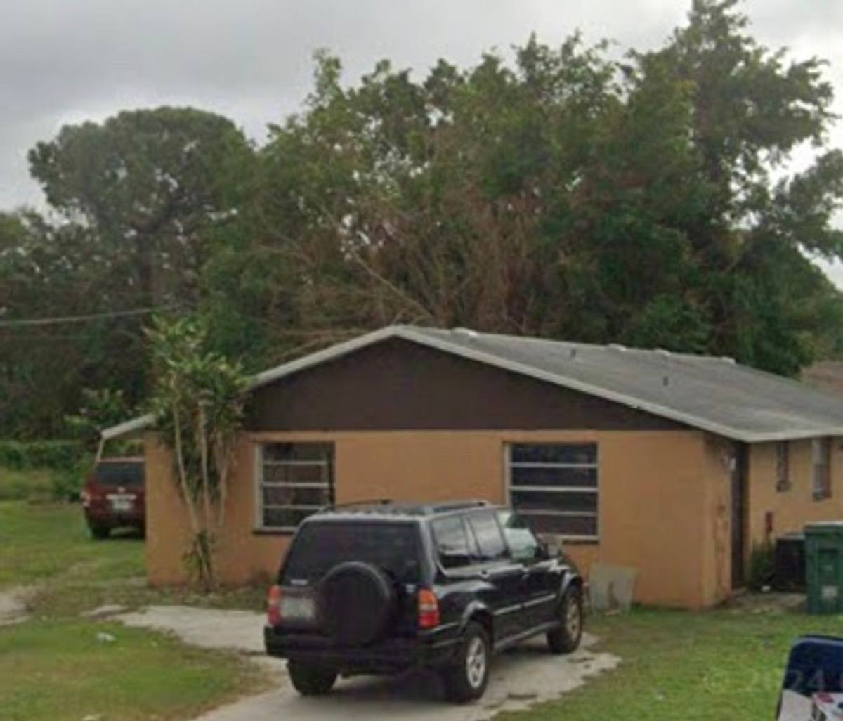 House for rent at 1012 57th Ave Dr E, Bradenton, FL 34203