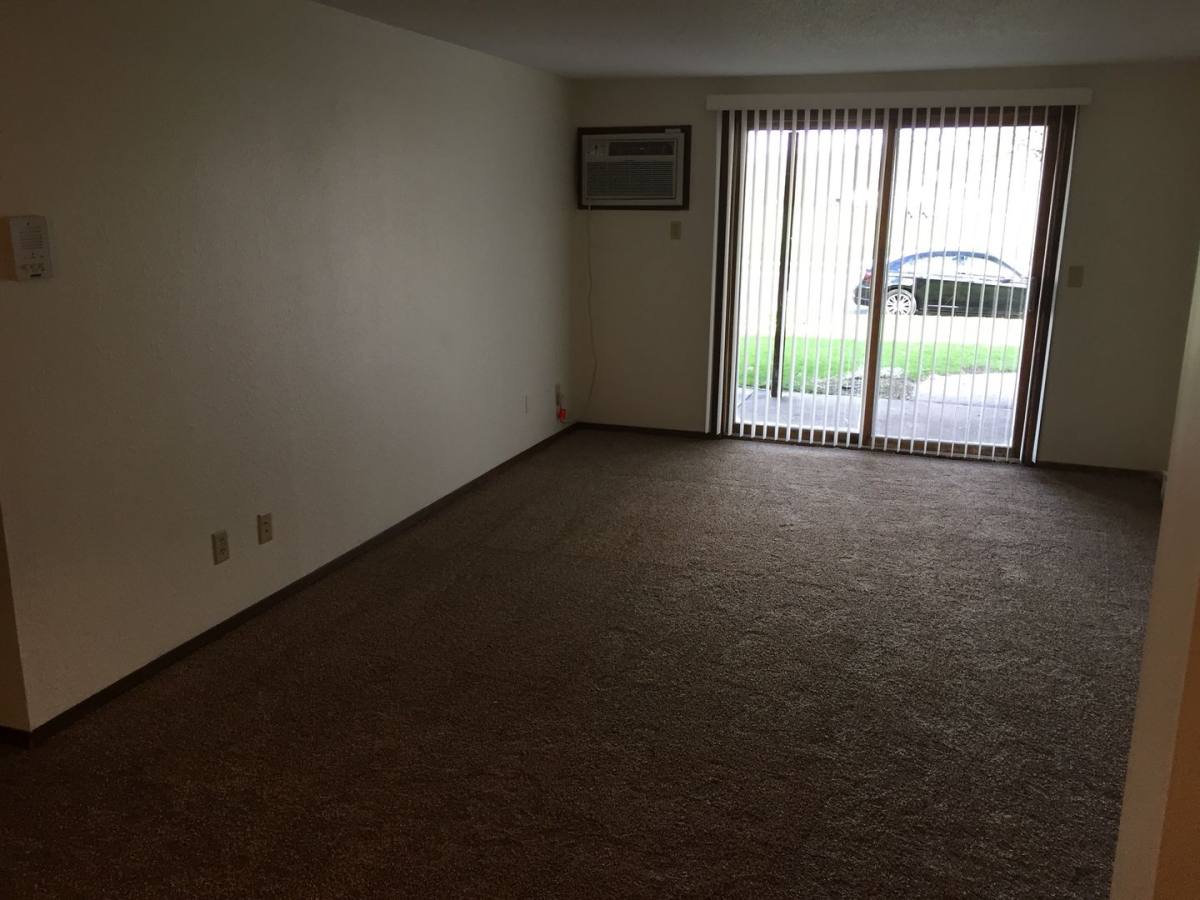 Apartment for rent at 843 Driftwood Dr, Saint Cloud, MN 56303