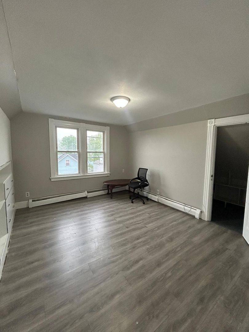 Apartment for rent at 112 Jubilee St, New Britain, CT 06051