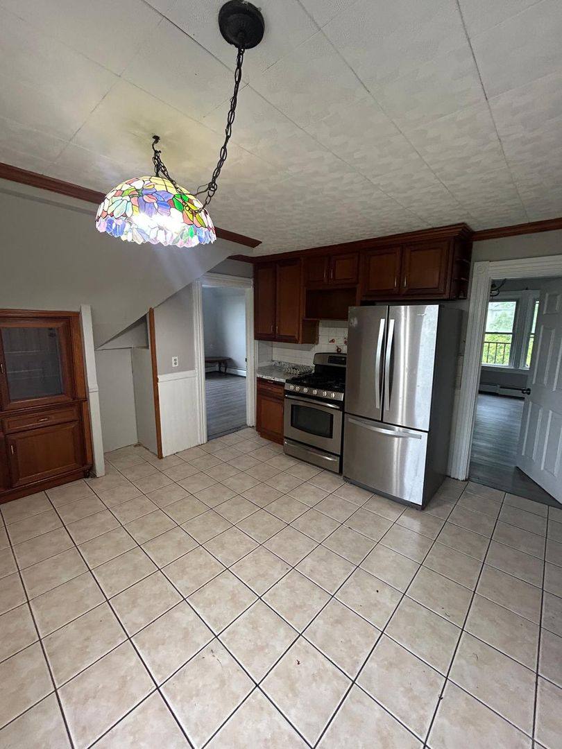 Apartment for rent at 112 Jubilee St, New Britain, CT 06051