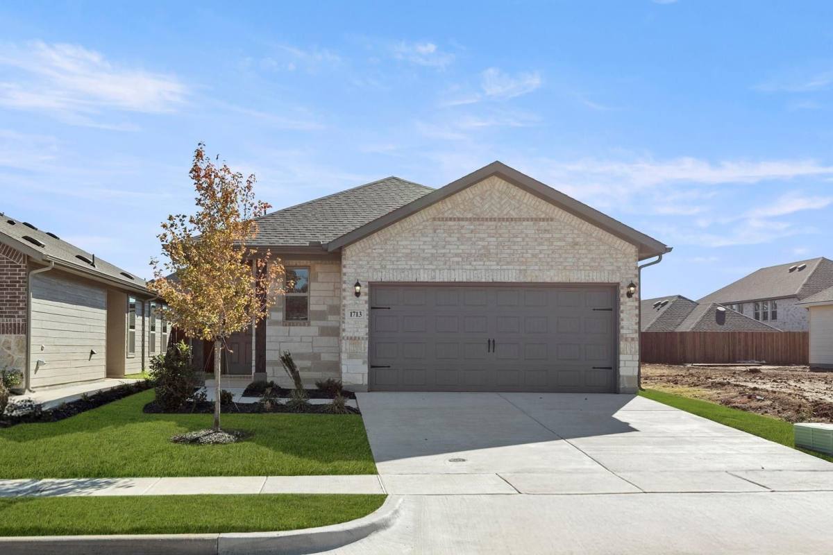 House for rent at 1713 Meadow Crest Dr, Aubrey, TX 76227