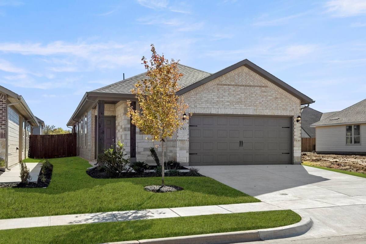 House for rent at 1713 Meadow Crest Dr, Aubrey, TX 76227