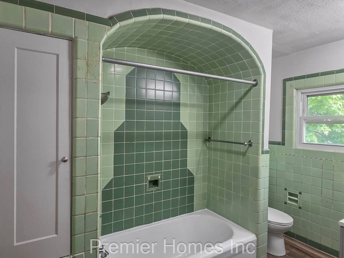 House for rent at 1309 Piedmont Ave NE, Canton, OH 44714