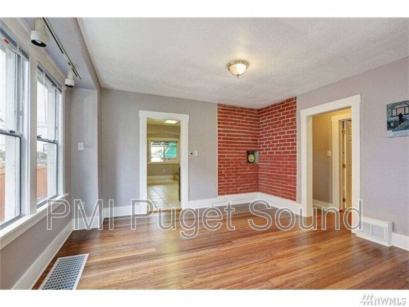 House for rent at 1108 S Ridgewood Ave, Tacoma, WA 98405