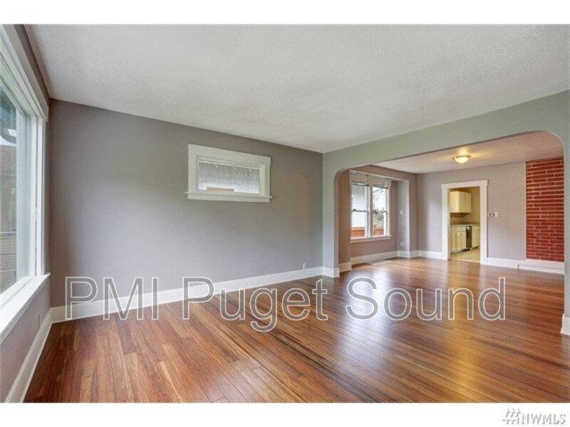 House for rent at 1108 S Ridgewood Ave, Tacoma, WA 98405