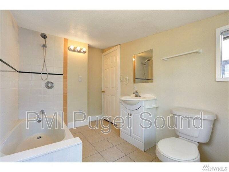 House for rent at 1108 S Ridgewood Ave, Tacoma, WA 98405