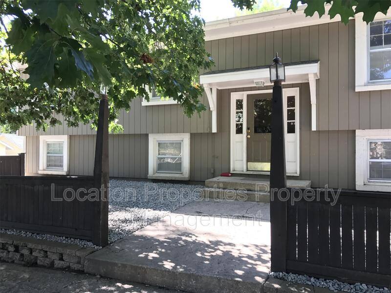 Apartment for rent at 1300 Kentucky St #4, Lawrence, KS 66044
