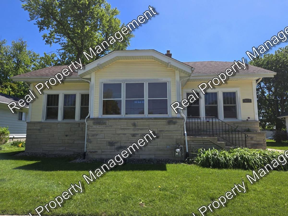 House for rent at 822 Jefferson St, Valparaiso, IN 46383