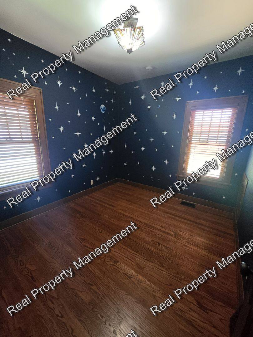 House for rent at 822 Jefferson St, Valparaiso, IN 46383