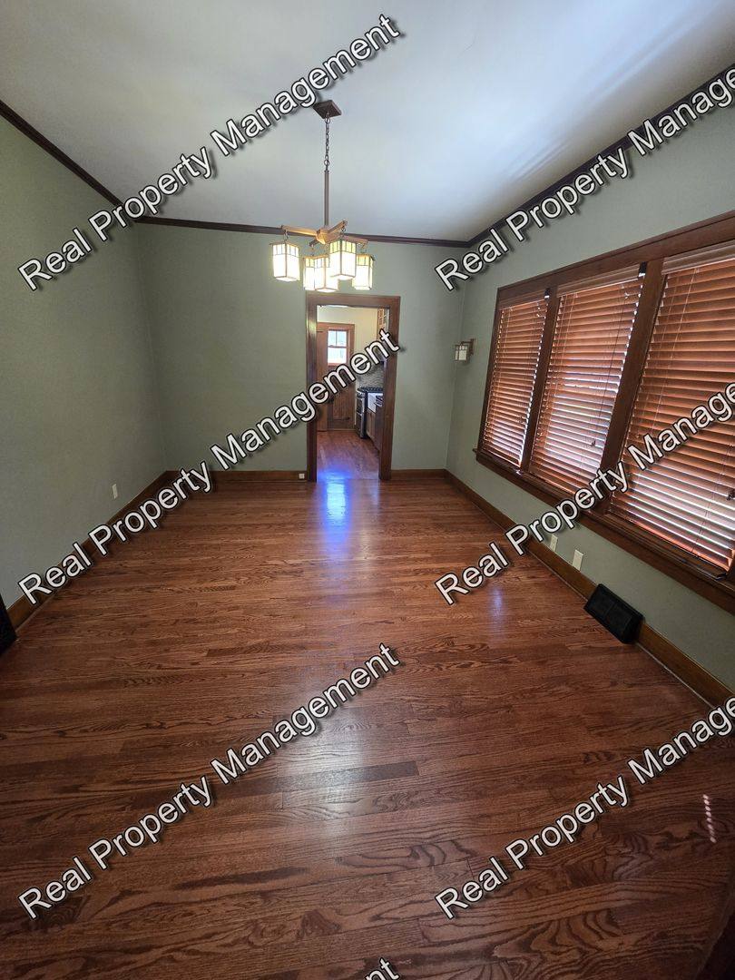 House for rent at 822 Jefferson St, Valparaiso, IN 46383