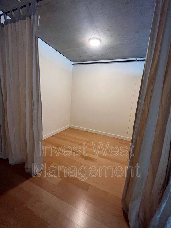 House for rent at 1926 W Burnside St #204, Portland, OR 97209